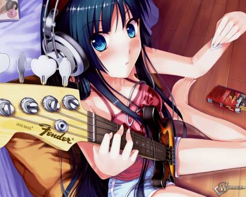 Девочка с бас гитарой. Аниме картинки. Скачать аниме картинки бесплатно